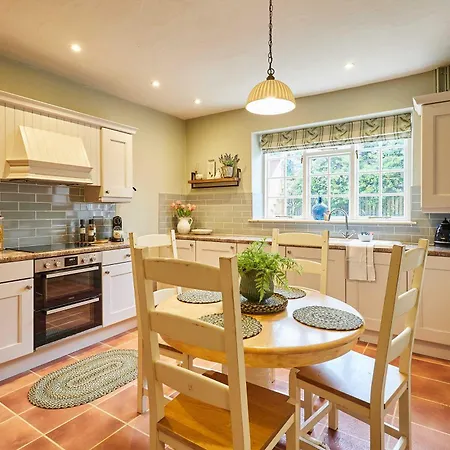 Holiday home Host & - Tree Tops Yarm