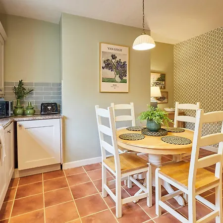 Host & - Tree Tops Holiday home Yarm