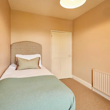 Host & - Tree Tops Holiday home Yarm