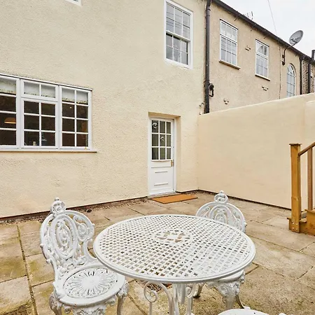 Holiday home Host & - Tree Tops Yarm